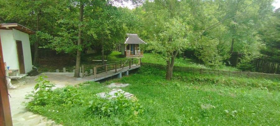 Vând casă+ teren  - 13