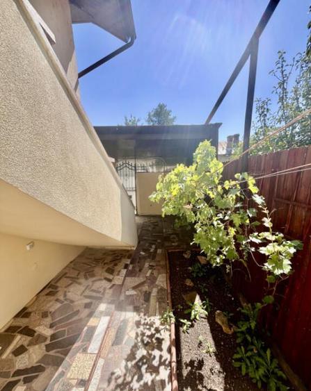 Casa de vanzare Frumusani - Spatiu Comercial la Parter - 25 - 9