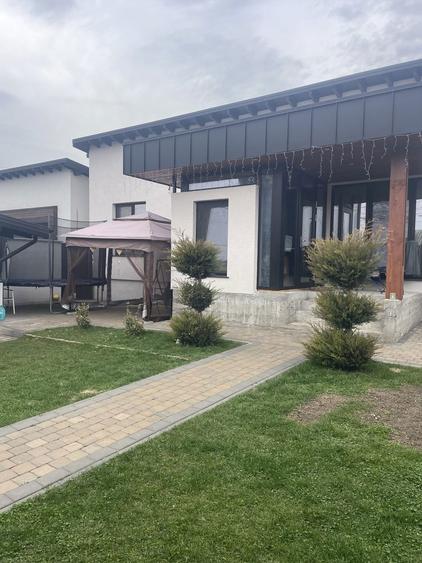 Vand Casa cu 4 camere , garaj si beci in Falticeni - 3