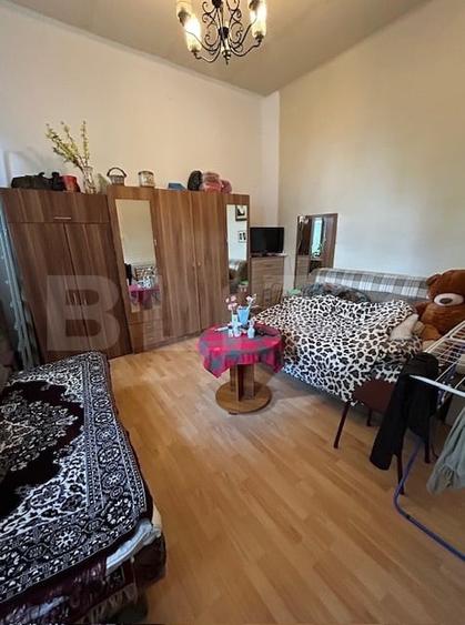 Apartament 2 camere + curte proprie si parcare – zona extraordinara, centru - 1