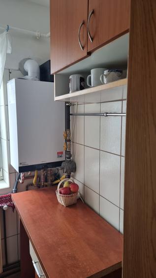 Apart. 4 cam, etaj 10, zona Ostroveni, mobilat, utilat, cu centrala proprie - 11