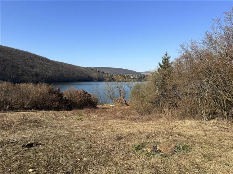 Teren cu panorama lac Gilau - 1