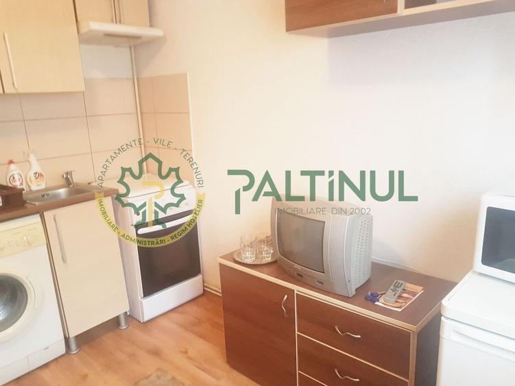 Garsoniera et.1 Semaforului - 2