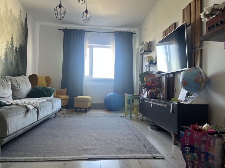 Inchiriez apartament de doua camere, zona Sisesti, disponibil din 15 mai - 4