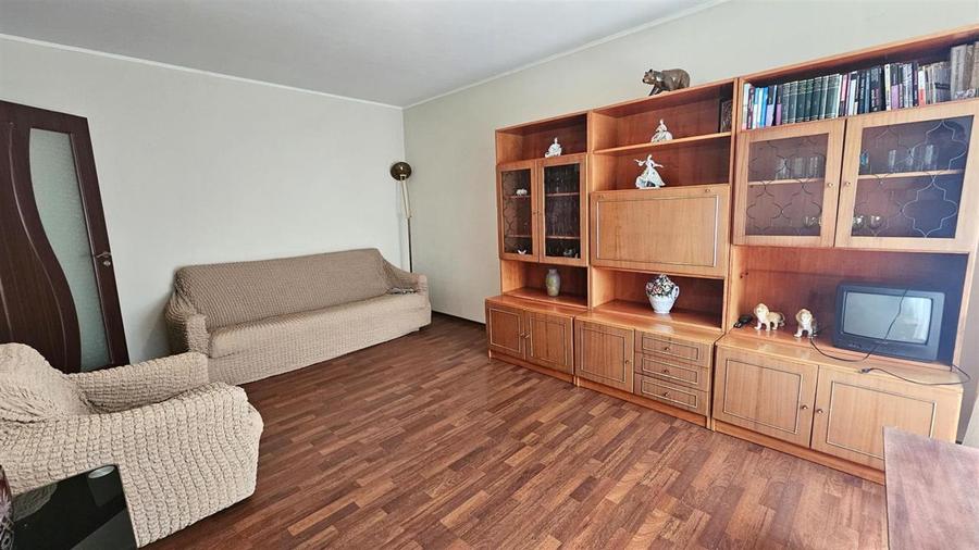 Apartament cu 3 camere decomandat, mobilat în Brâncoveanu