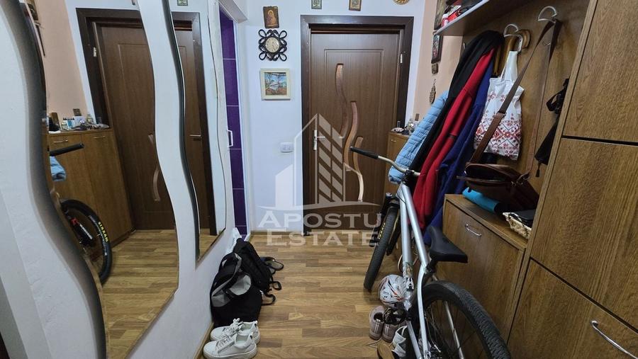 Apartament cu 3 camere, etaj intermediar, zona Dacia - 9