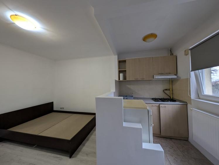 Garsonieră la etajul 1, în bloc renovat, cu lift - 6