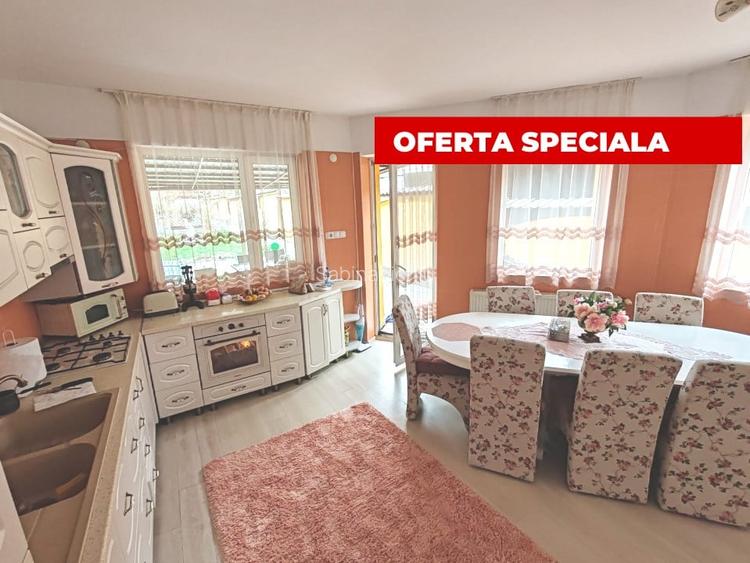 Casa 7 camere, 4 grupuri sanitare, curte si gradina