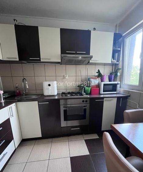 Drumul Taberei - Metrou Favorit langa bloc, 52 mp, renovat, 6/10. Drumul Taberei - Metrou Favorit langa bloc, 52 mp, renovat, 6/10.
