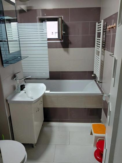 Apartament cu 3 camere decomandat în Dorobanților