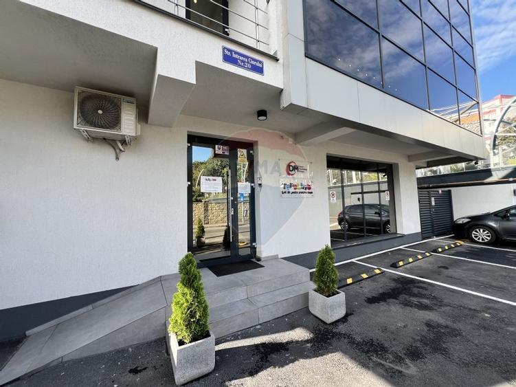 Spatiu comercial modern de inchiriat / 2 locuri de parcare - 20