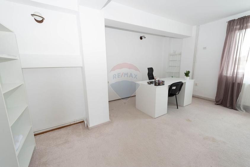 Vila cu curte de inchiriat- sector 1 - 11