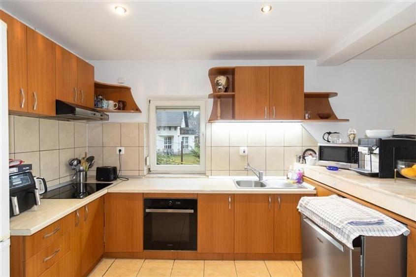 Resedinta distincta,panorama urbana, amplasare de top,Zarnesti,Brasov - 4