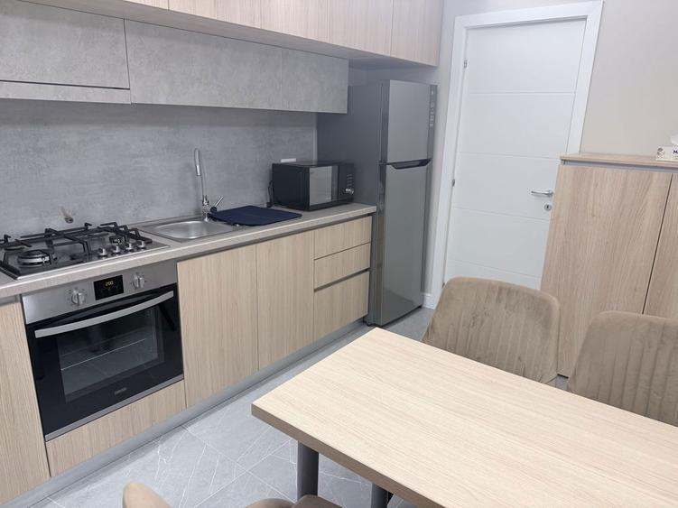 Inchiriez apartament 3 camere - 5