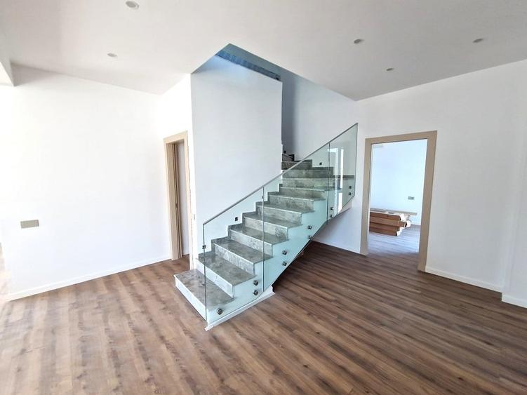 Vila individuala | Bucatarie mobilata, utilata | Tunari - 13