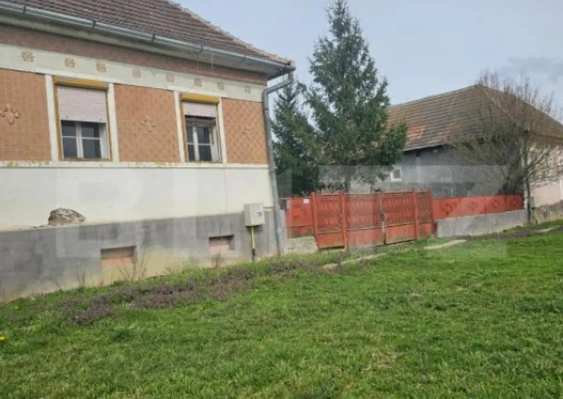 Casa batraneasca cu teren generos, in localitatea Dedra - 1