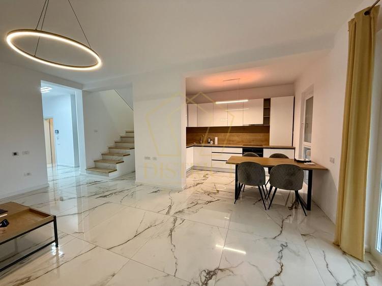 Duplex despartit prin garaj cu 5 camere  |  Dumbravita - 1