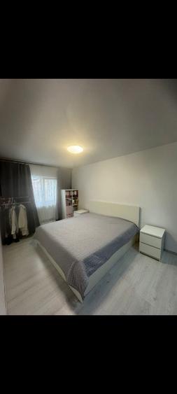 Apartament cu 4 camere decomandat în Lipovei