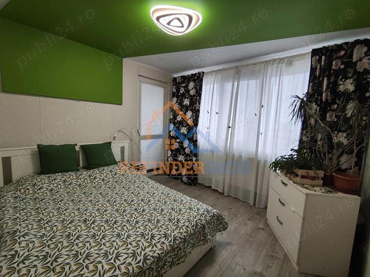 Apartament  de vanzare cu 3 camere, zona Titan - 1