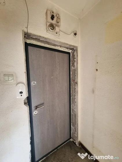 Apartament cu 2 camere semidecomandat în City Park Mall
