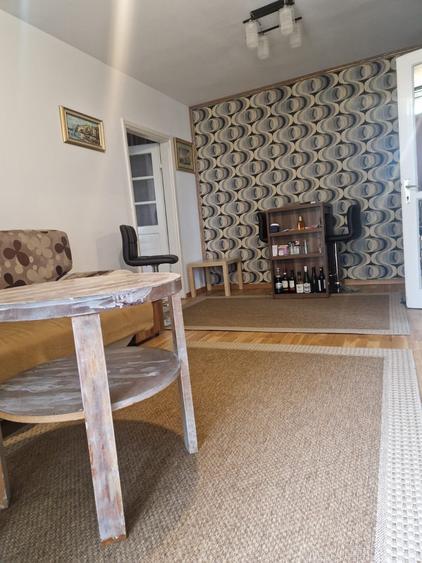 Apartament cu 2 camere semidecomandat în P-ța Unirii