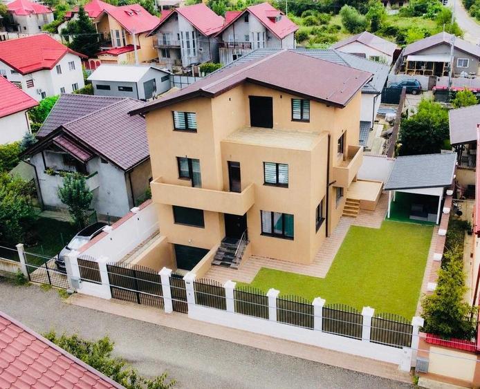 Casă cu 4 camere în Domnești