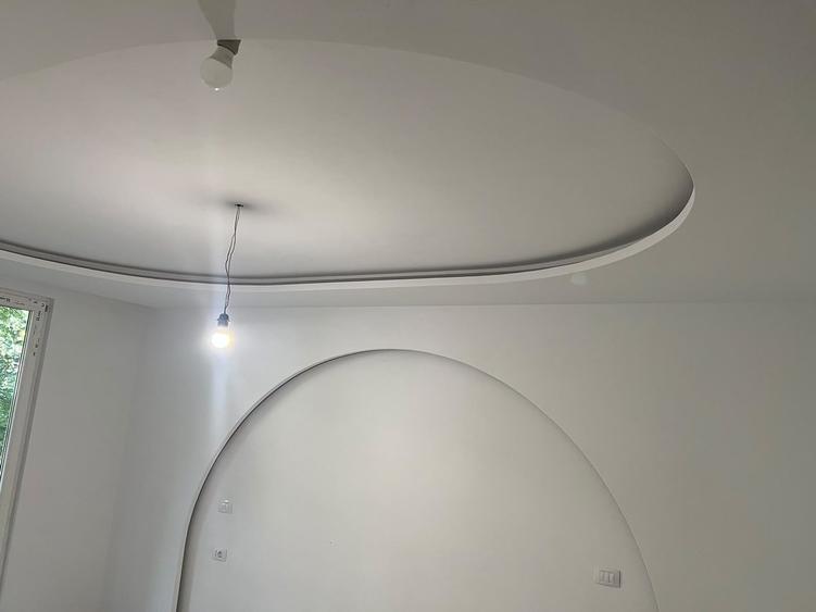 Apartament cu 3 camere decomandat în Valea Seacă