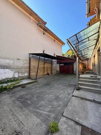 Casă cu 3 camere cu Teren 230 Mp în Central