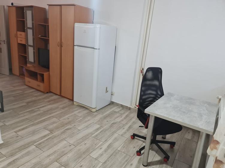 Garsonieră semidecomandată în Titan