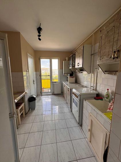 Apartament cu 4 camere decomandat în Central