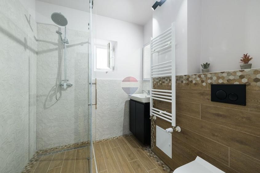 Apartament cu 2 camere decomandat, mobilat în Calea București