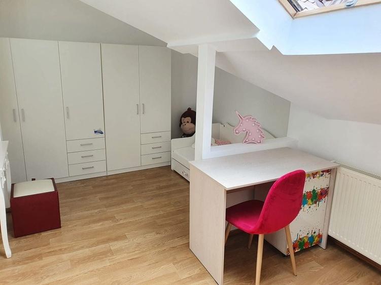Apartament cu 3 camere decomandat în Ciritei