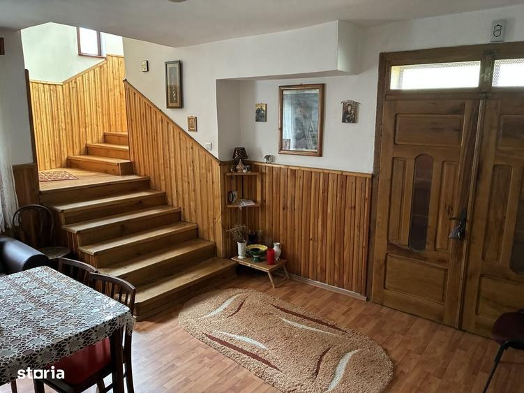 Casă cu 4 camere cu Teren 1300 Mp în Băi