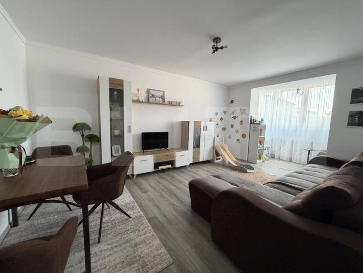 Apartament cu 3 camere decomandat, mobilat în Exterior Est