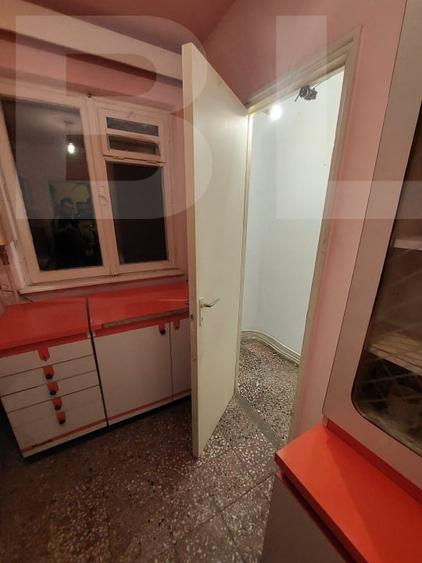 Apartament cu 3 camere semidecomandat, mobilat în Lugoj