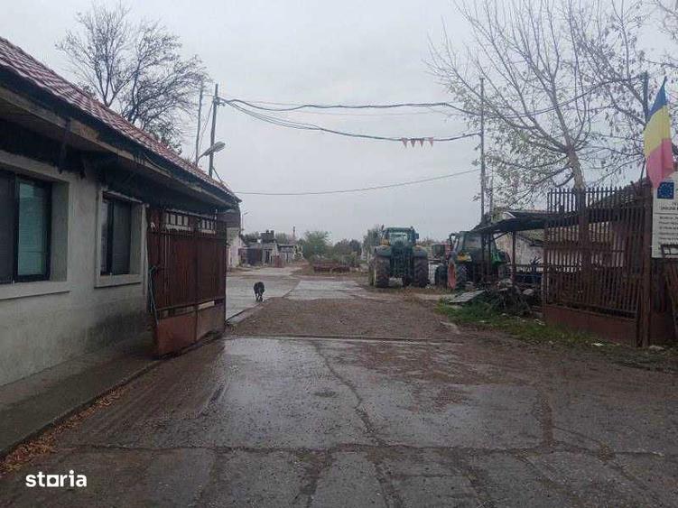 Vand teren intravilan cu Spatii agrozootehnice - 2