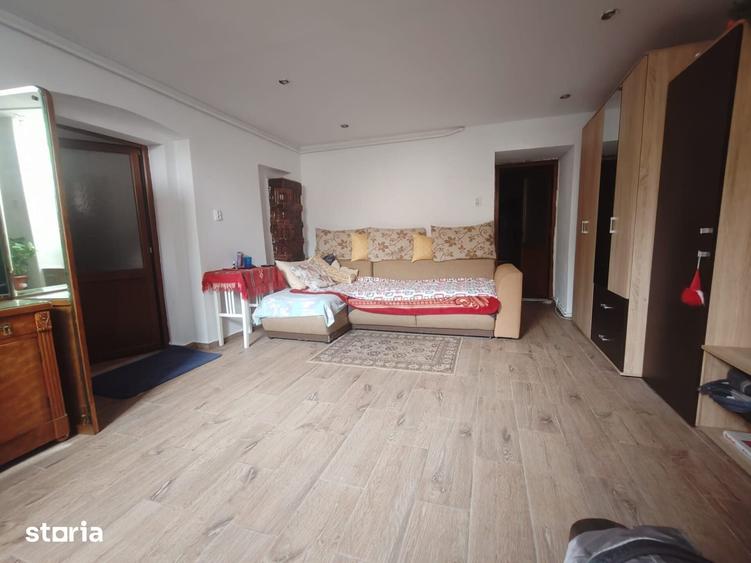 Apartament cu 2 camere în Badea Cârțan