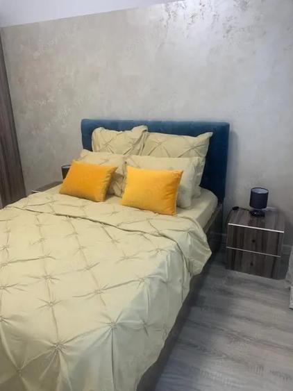 Apartament cu 3 camere decomandat, mobilat în Calea București