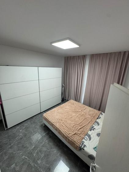 Apartament cu 3 camere decomandat în Lipovei