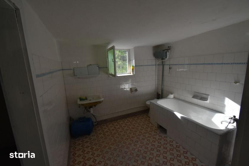 Casă cu 4 camere cu Teren 736 Mp în Luna