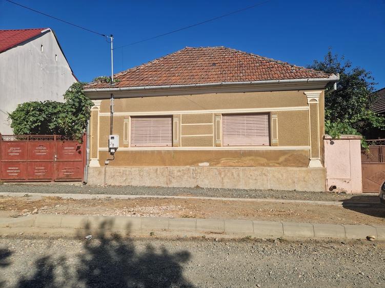 Casă cu 3 camere în Lipova