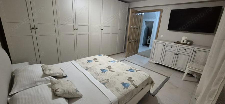Casă cu 6 camere cu Teren 220 Mp în Central