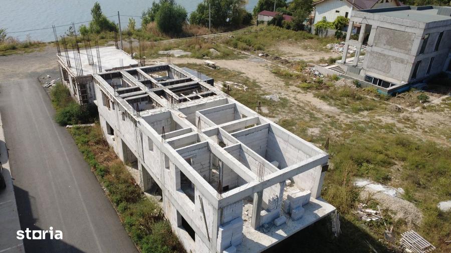 Casă cu 4 camere cu Teren 250 Mp în Central