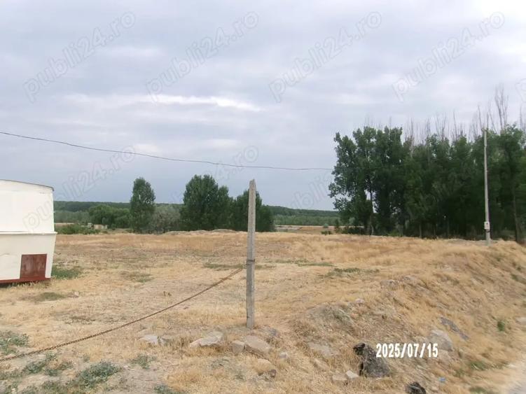 Teren de 1010 mp, în Măcin