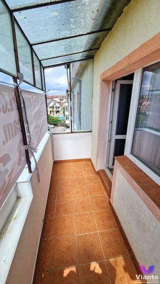 Apartament cu 3 camere decomandat, mobilat în Turnișor