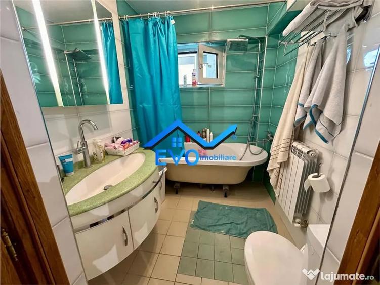 Apartament cu 4 camere decomandat în Piața Unirii