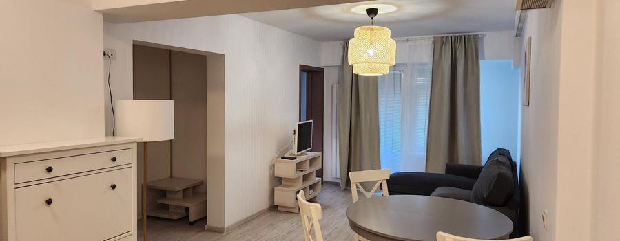 Apartament cu 2 camere decomandat în Central
