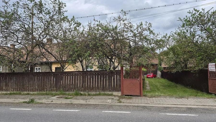 Casă cu Teren 3000 Mp în Călățele