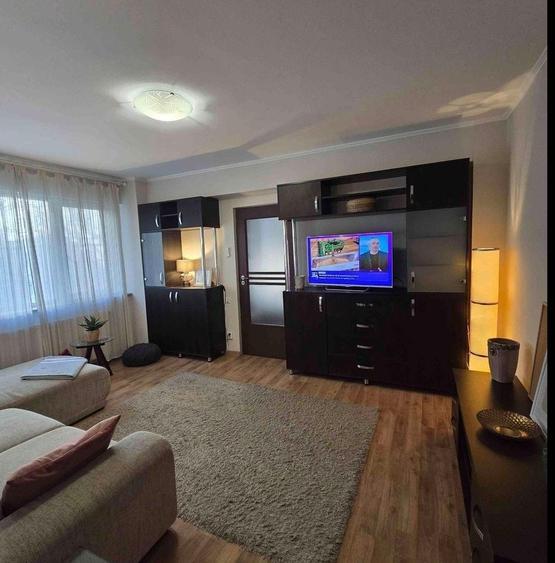 Apartament cu 2 camere semidecomandat, mobilat în Cișmigiu