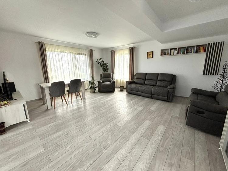 Casă cu 3 camere cu Teren 1000 Mp în Săcueni